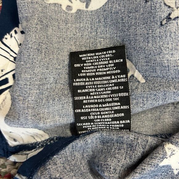 Star Wars NWT Navy Icon Print Short Sleeve Button Front Shirt Size M - Picture 6 of 12